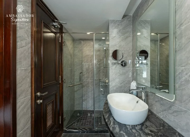 Ambassador Balcony Suite 7