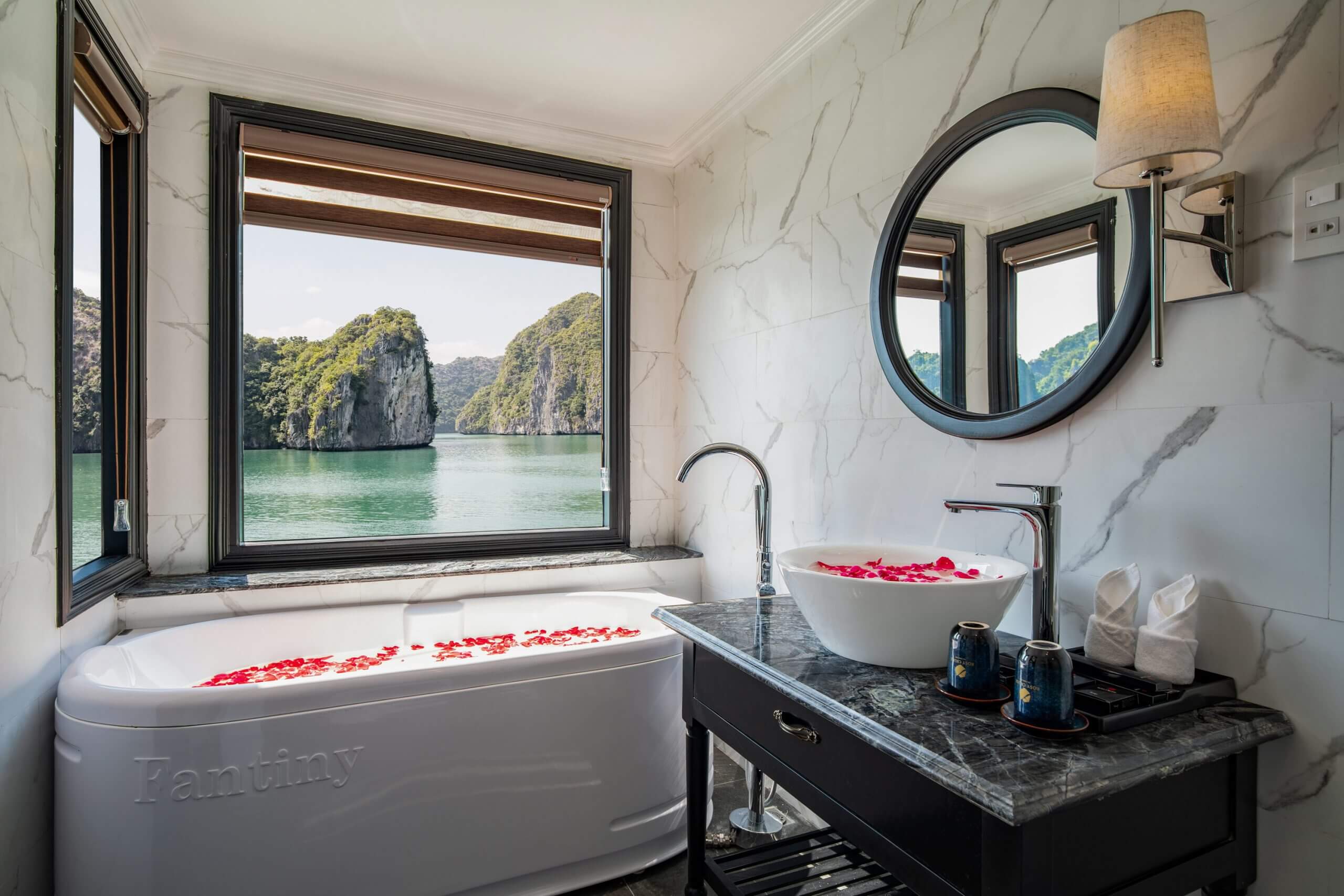 Family Connecting Suite With Private Ocean View 11