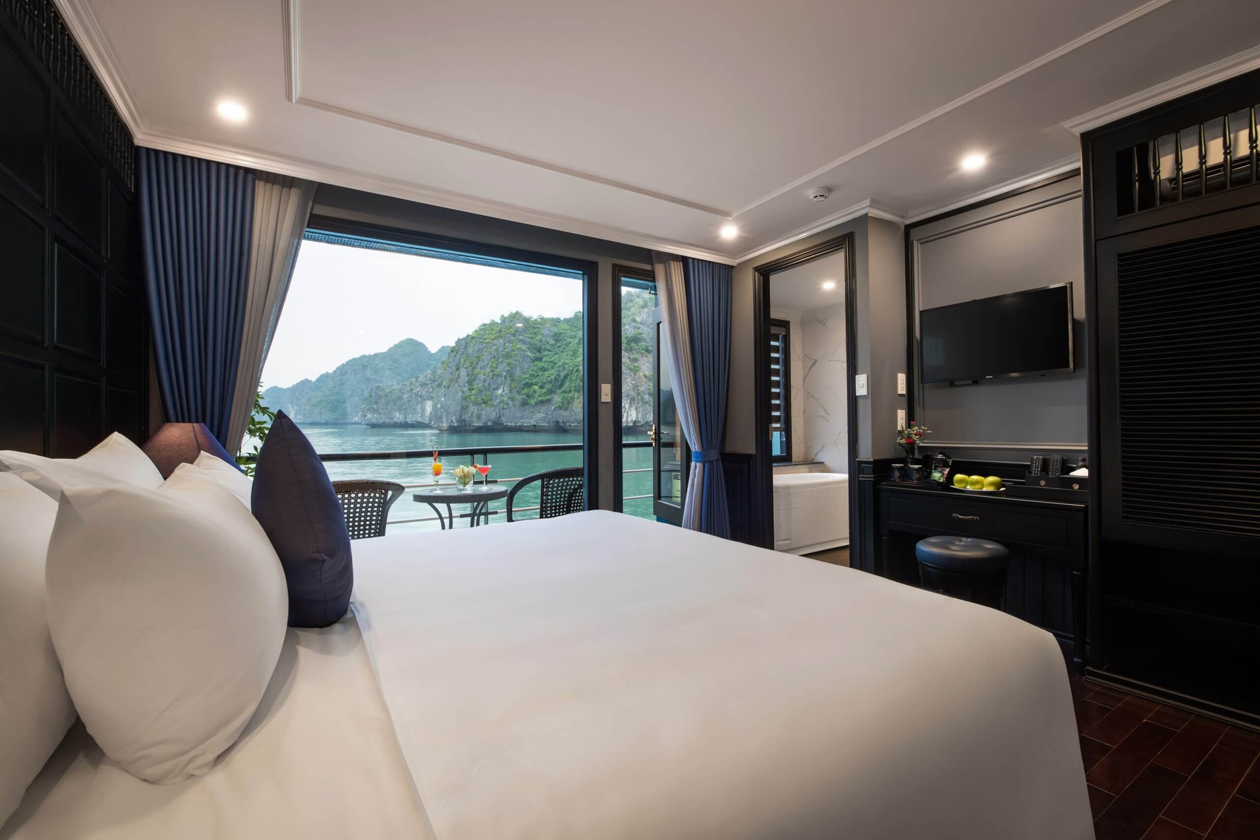 Junior Suite With Private Ocean View Balcony 2