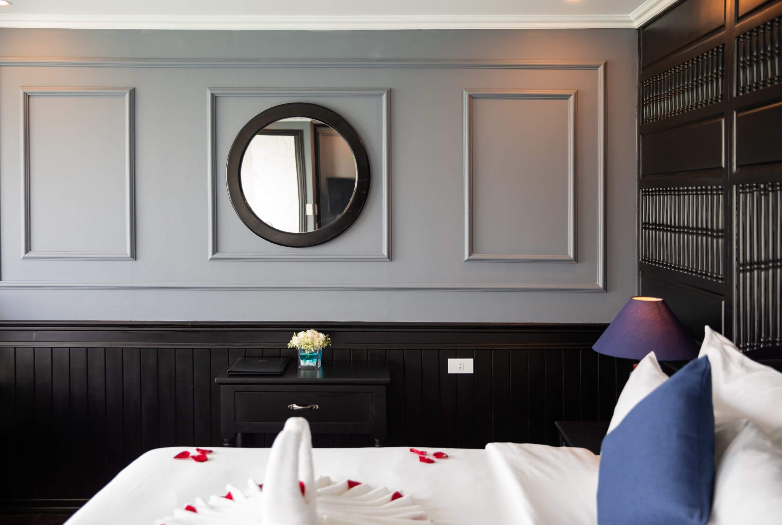 Luxury Suite With Private Ocean View Balcony 6