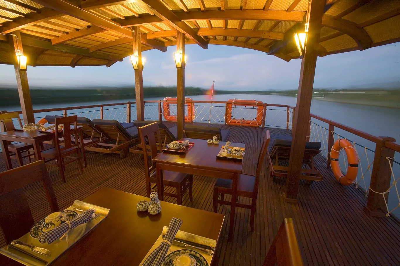 Aft deck before dinner
