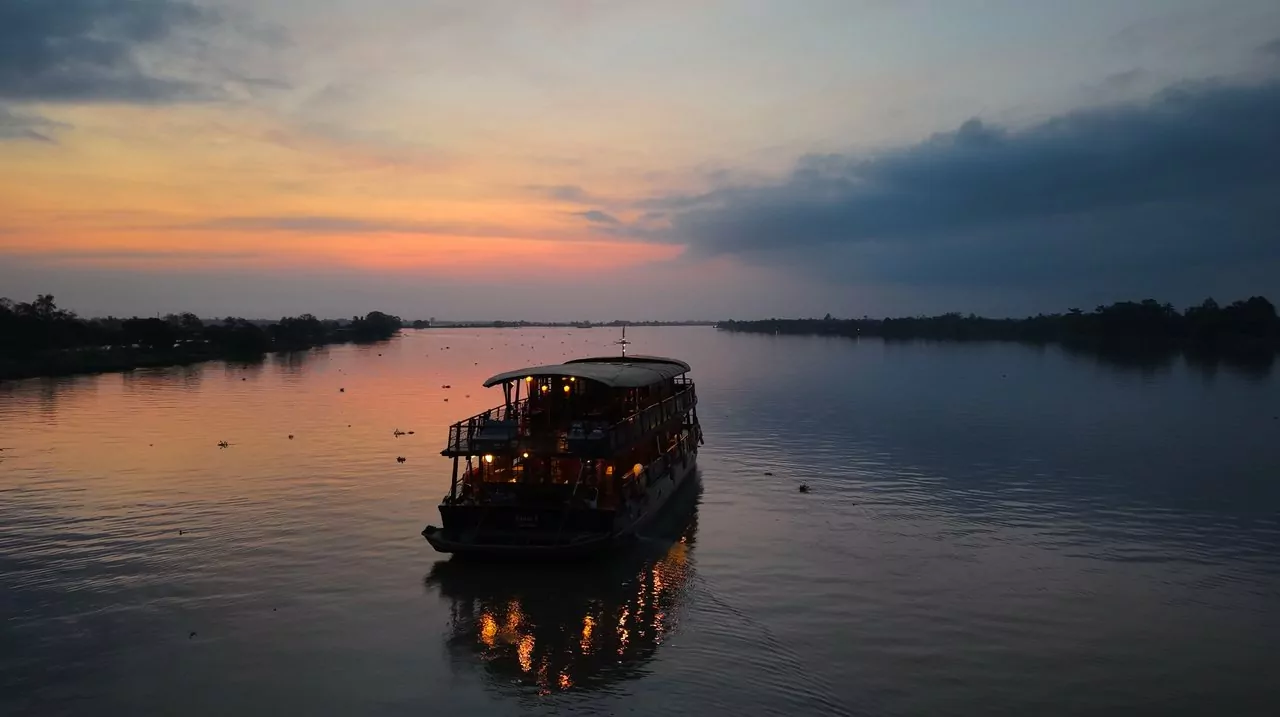 Bassac Mekong Cruise 2 Days: Cai Be – Can Tho Overnight Wooden Boat Cruise