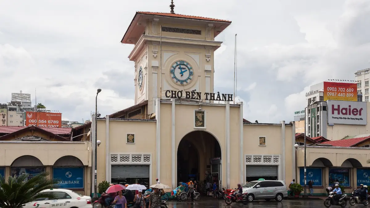 Ben Thanh Market Saigon: Hours, What to Buy & Bargaining