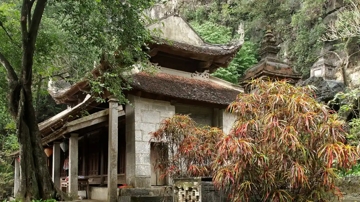 Bich Dong Pagoda: The Three-Level Cave Pagoda Near Tam Coc, Ninh Binh (2026)