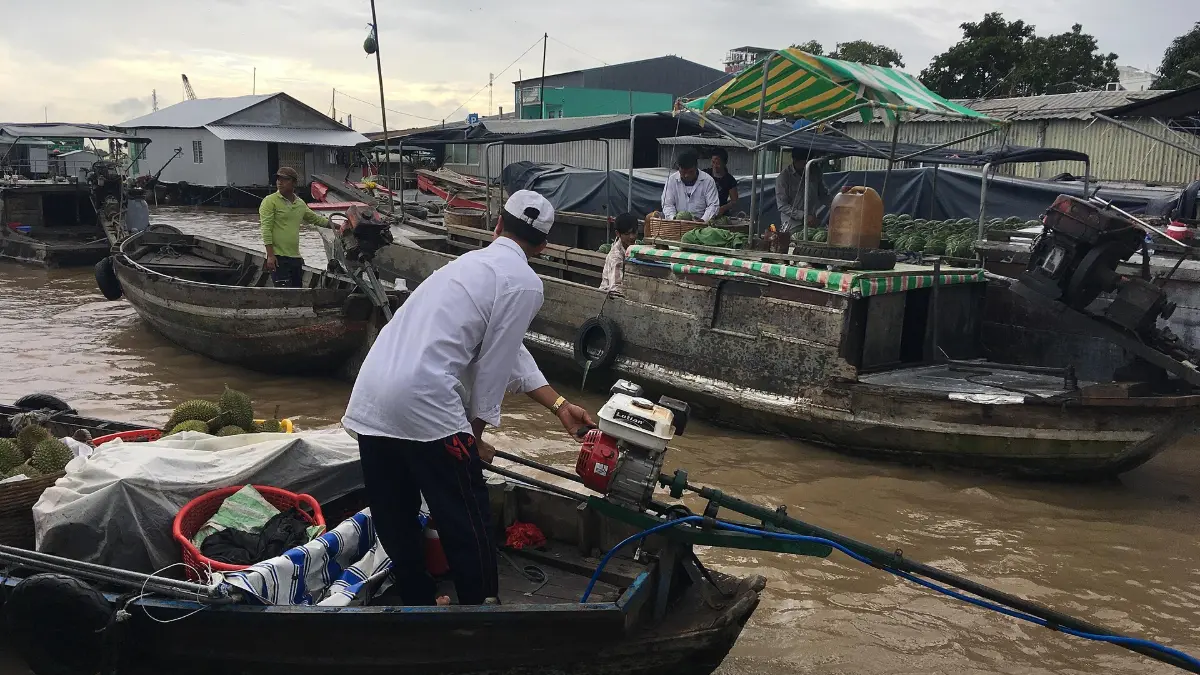 Cai Rang Floating Market in the Morning Morning trading at Cai Rang floating market, Can Tho