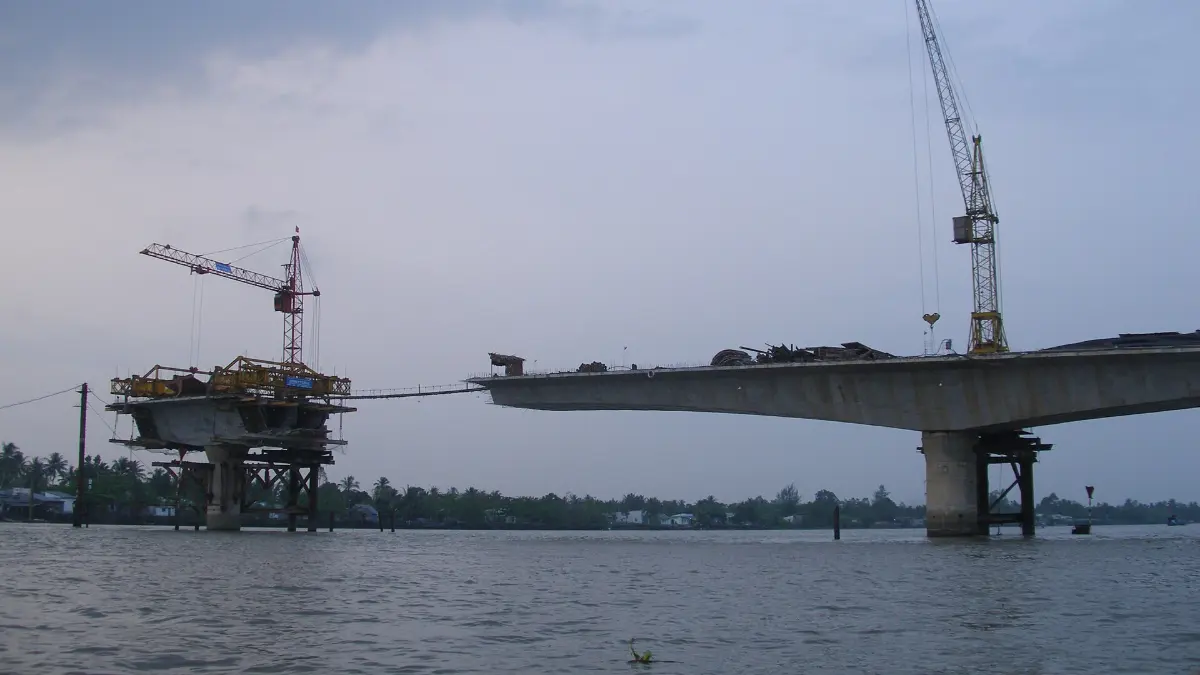 Can Tho Bridge Can Tho Bridge under construction over the Hau River