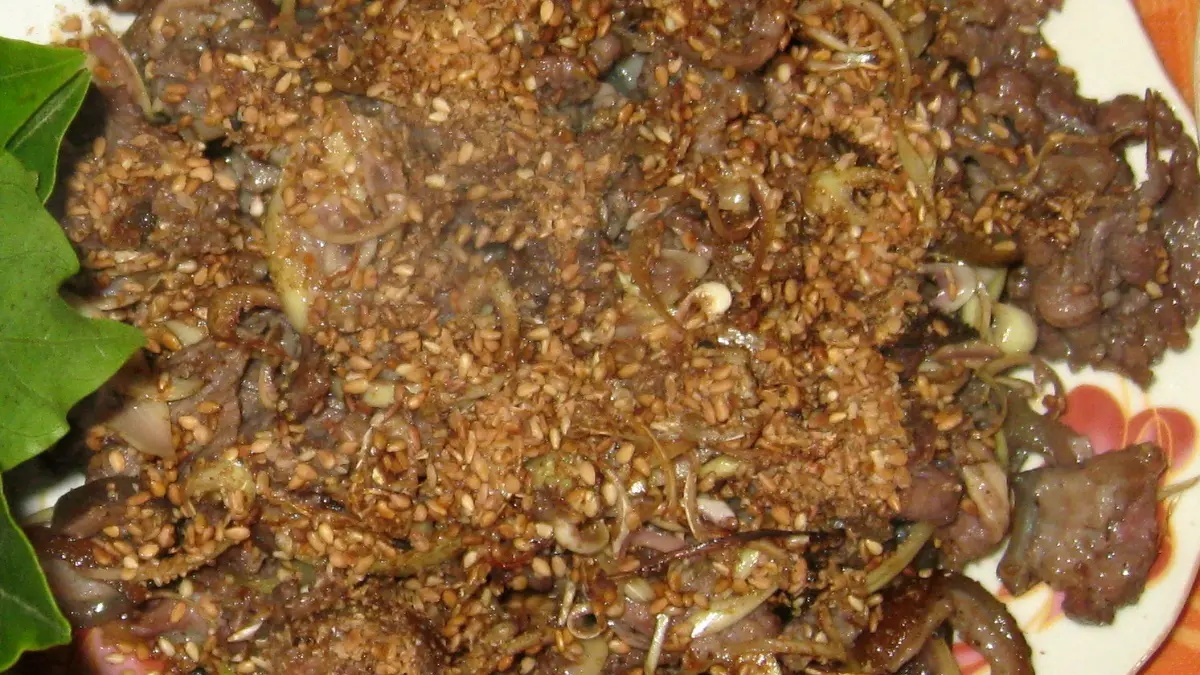 De Tai Chanh – Rare Goat with Lime De tai chanh: thinly sliced rare goat meat with lime and herbs, Ninh Binh