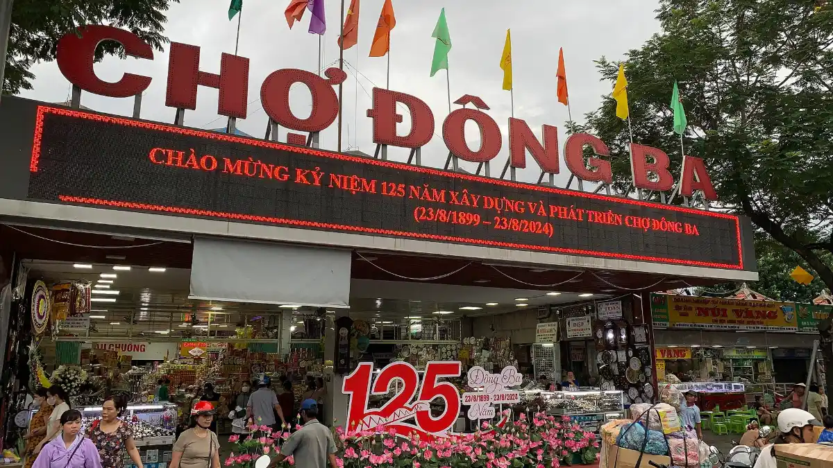 Dong Ba Market Hue: Food, Souvenirs & Local Life