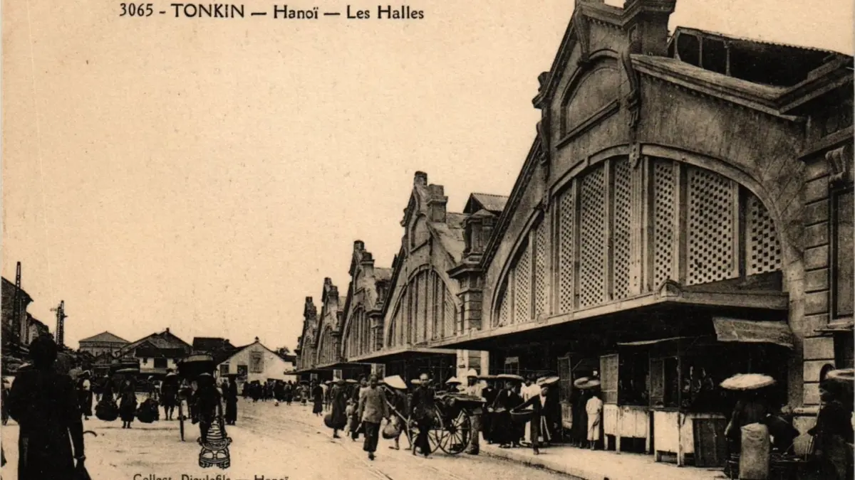 Dong Xuan Market (Les Halles) Around 1900 Historic photo of Dong Xuan Market, then called Les Halles, in Hanoi around 1900