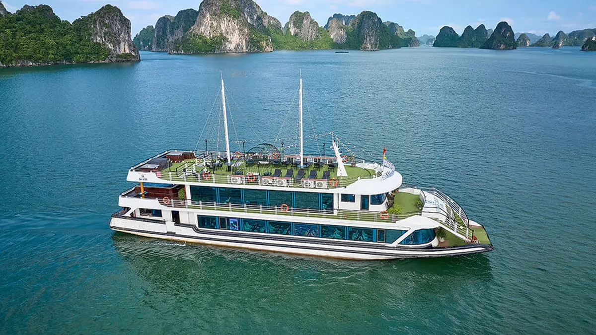 Hanoi – Halong Heritage Luxury Group Tour 1 Day
