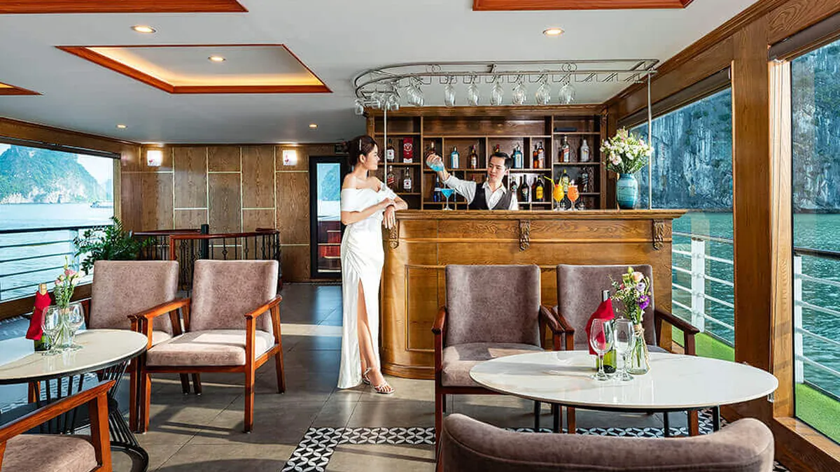 Bar counter – Halong Heritage Luxury group tour