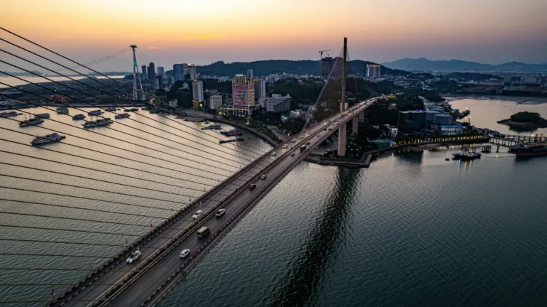Hanoi to Halong Bay 2026: Bus, Shuttle, Private Car & Times