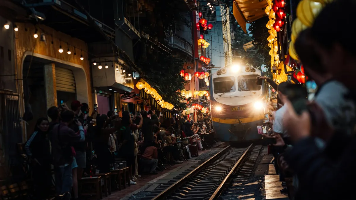 Hanoi Train Street (2026): Is It Open? Train Times, Cafés & Rules