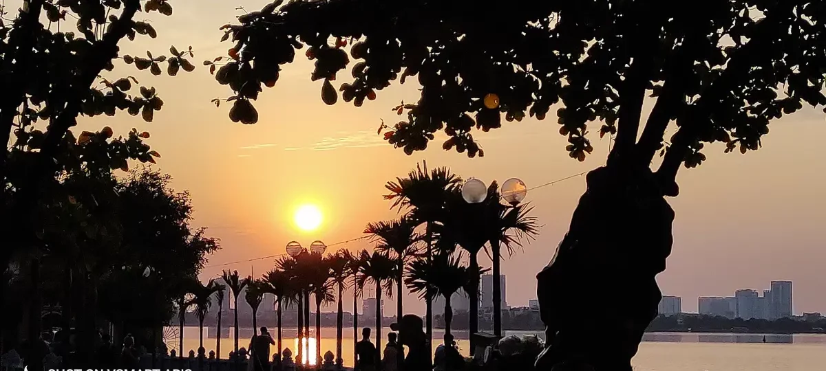 Golden sunset over West Lake (Ho Tay) in Hanoi