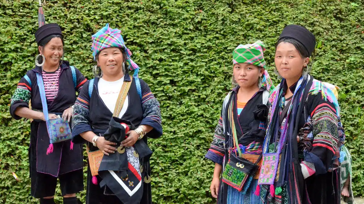 Hmong Women, Sapa Hmong women in traditional indigo clothing, Sapa