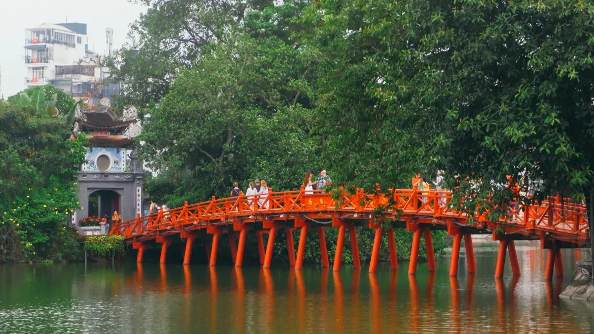 Hoan Kiem Lake: A Must-Visit Attraction in Hanoi – Complete Visitor Guide (2026)