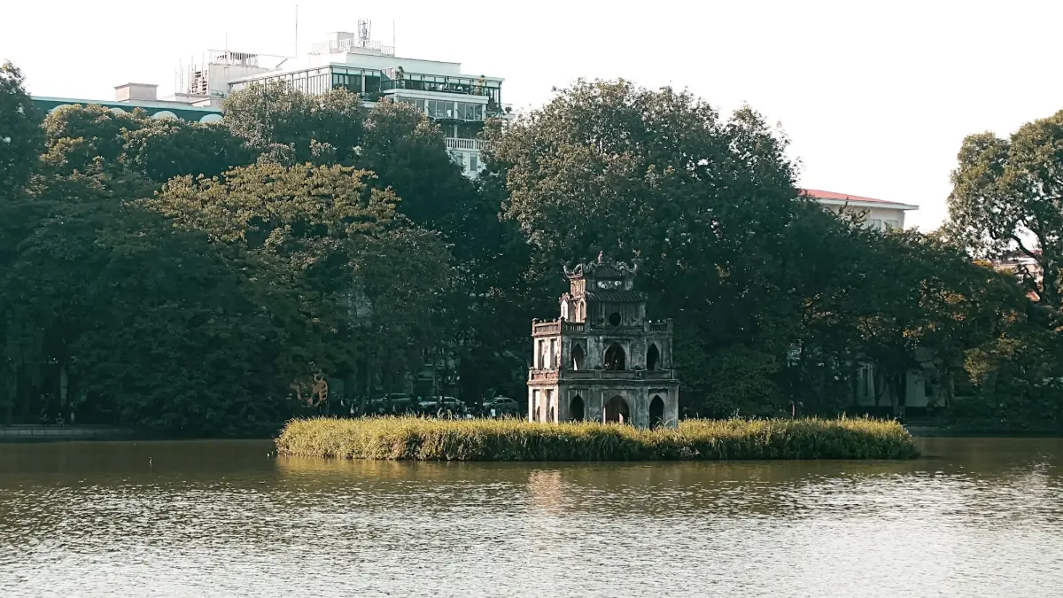 Hanoi – Sapa – Halong Bay Tour – Hoan Kiem Lake – Turtle Tower