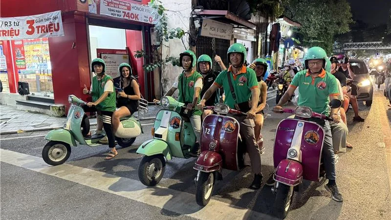 Hoi An Vespa Night Street Food Tour (4 Hours)