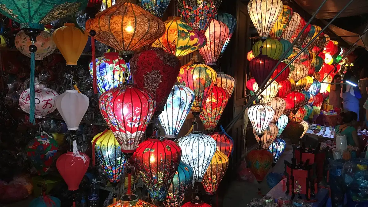 Lantern Shop in Hoi An Lantern shop with colourful silk lanterns in Hoi An