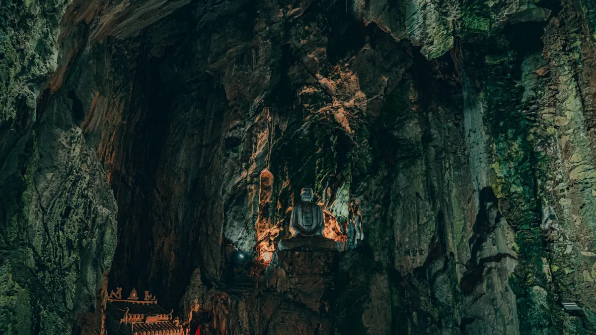 Da Nang – Marble Mountains Cave