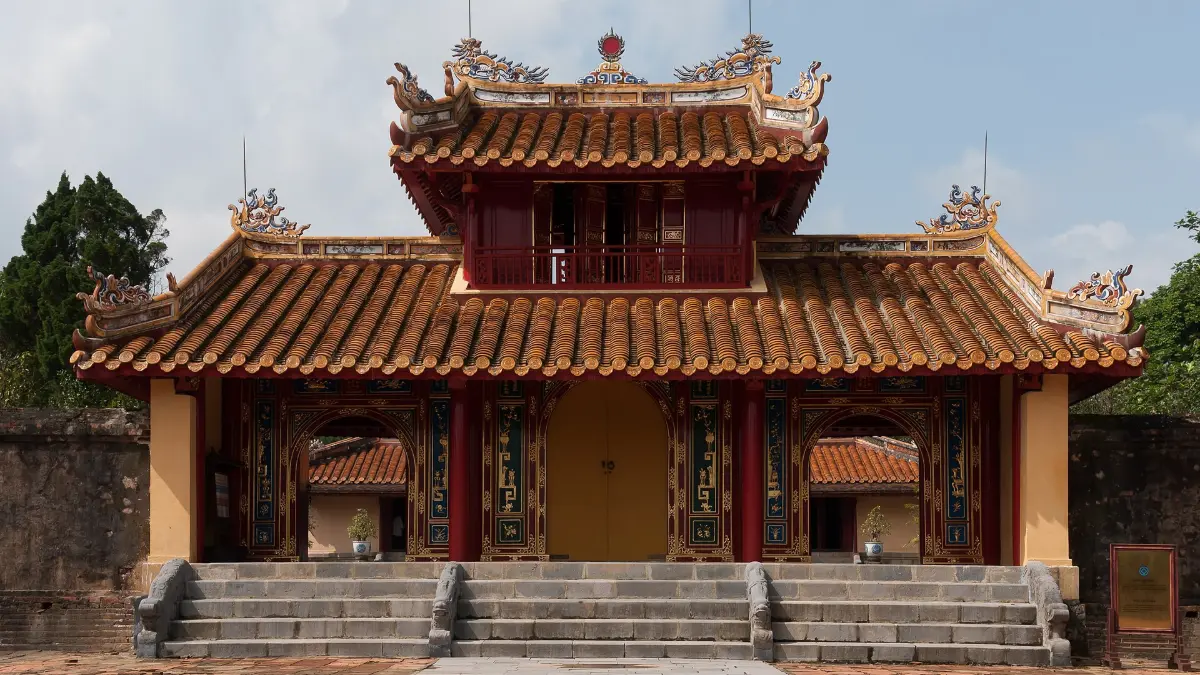 Minh Mang Tomb Hue: Ticket, Layout & Visitor Tips