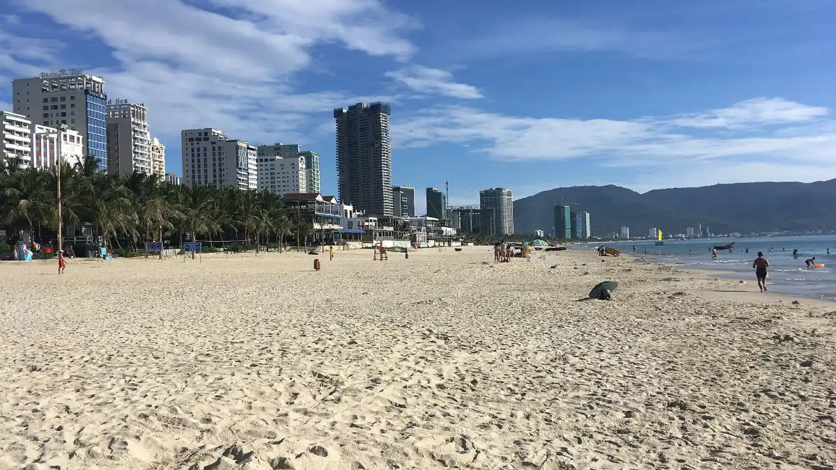 My Khe Beach Da Nang: Best Time to Swim, Safety & Tips