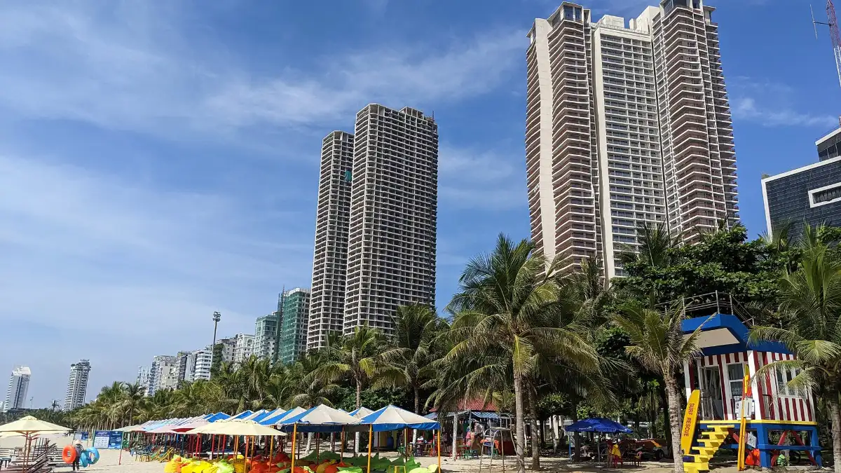 My Khe Beach and High-Rises, Da Nang High-rise hotels behind My Khe Beach, Da Nang