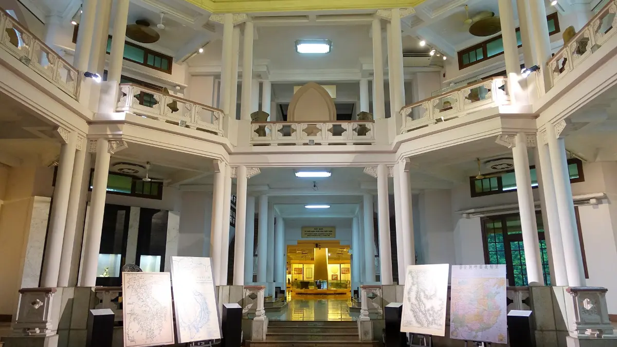 Octagonal Hall, National Museum of Vietnamese History Interior of the octagonal central hall with galleries, National Museum of Vietnamese History, Hanoi