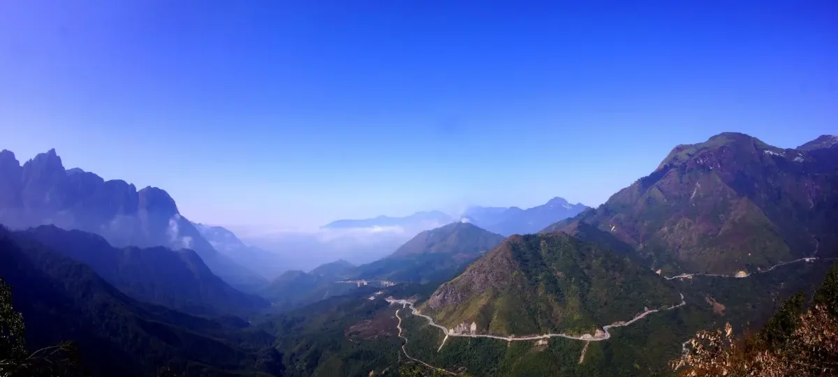 Winding road of O Quy Ho Pass through the Hoang Lien Son mountains