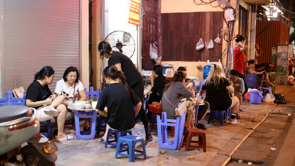 Hanoi Street Food Walking Tour