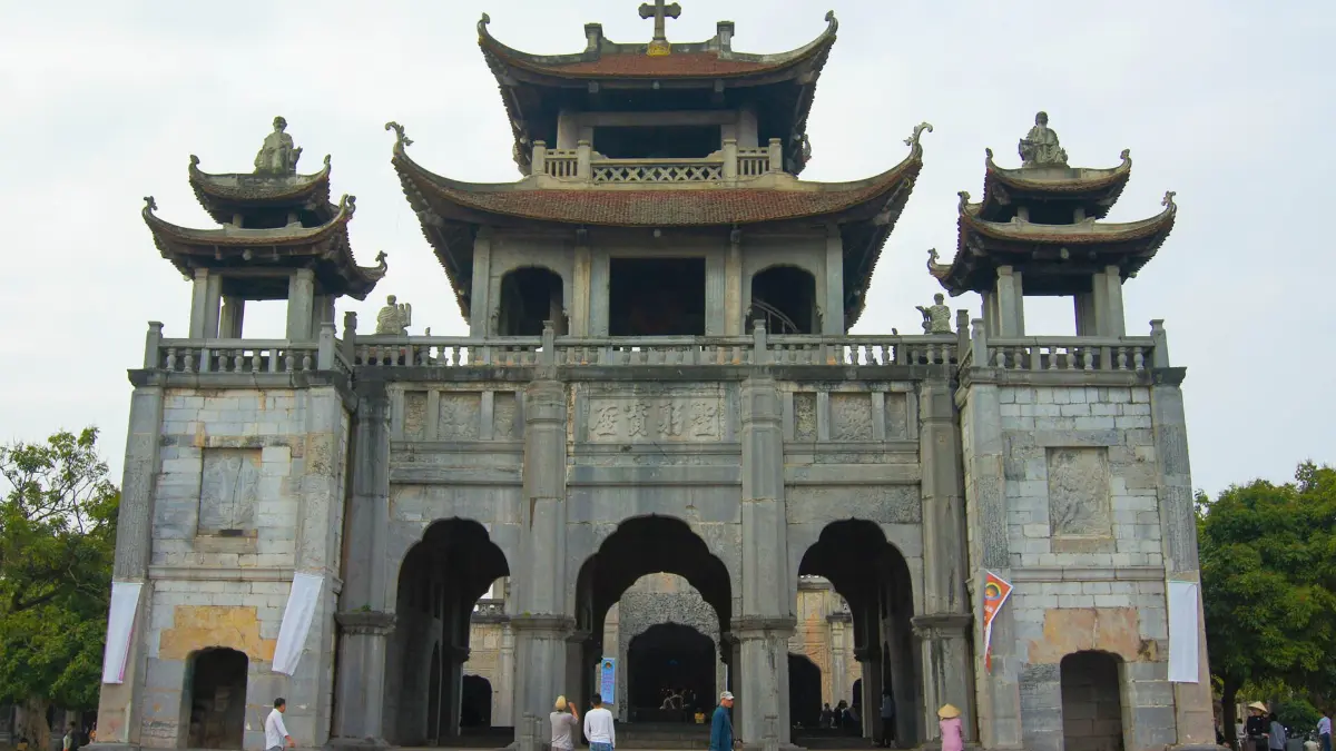 Phat Diem Cathedral: Vietnam’s Pagoda-Style Stone Cathedral in Ninh Binh (2026 Guide)