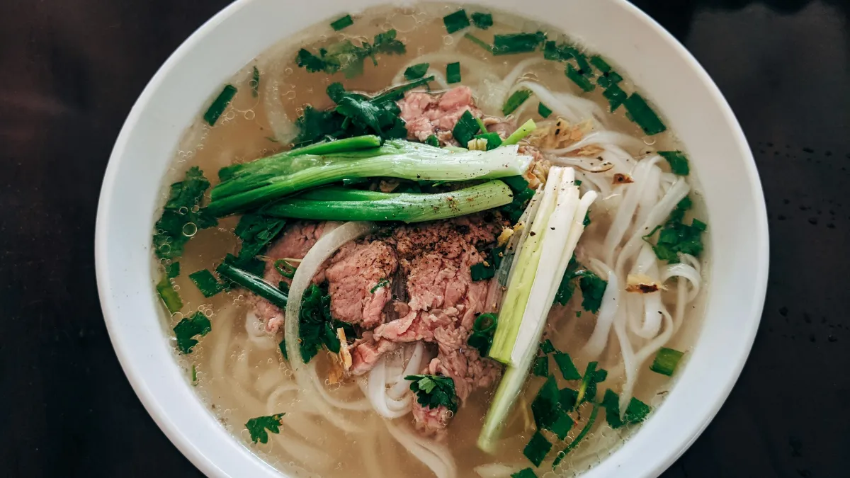 Phở bò – beef noodle soup