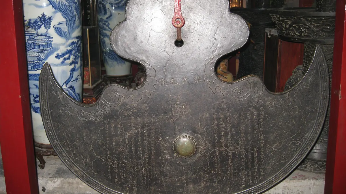 Bronze Chime at Quan Thanh Temple, Hanoi Ancient bronze chime (khanh) hanging at Quan Thanh Temple, Hanoi