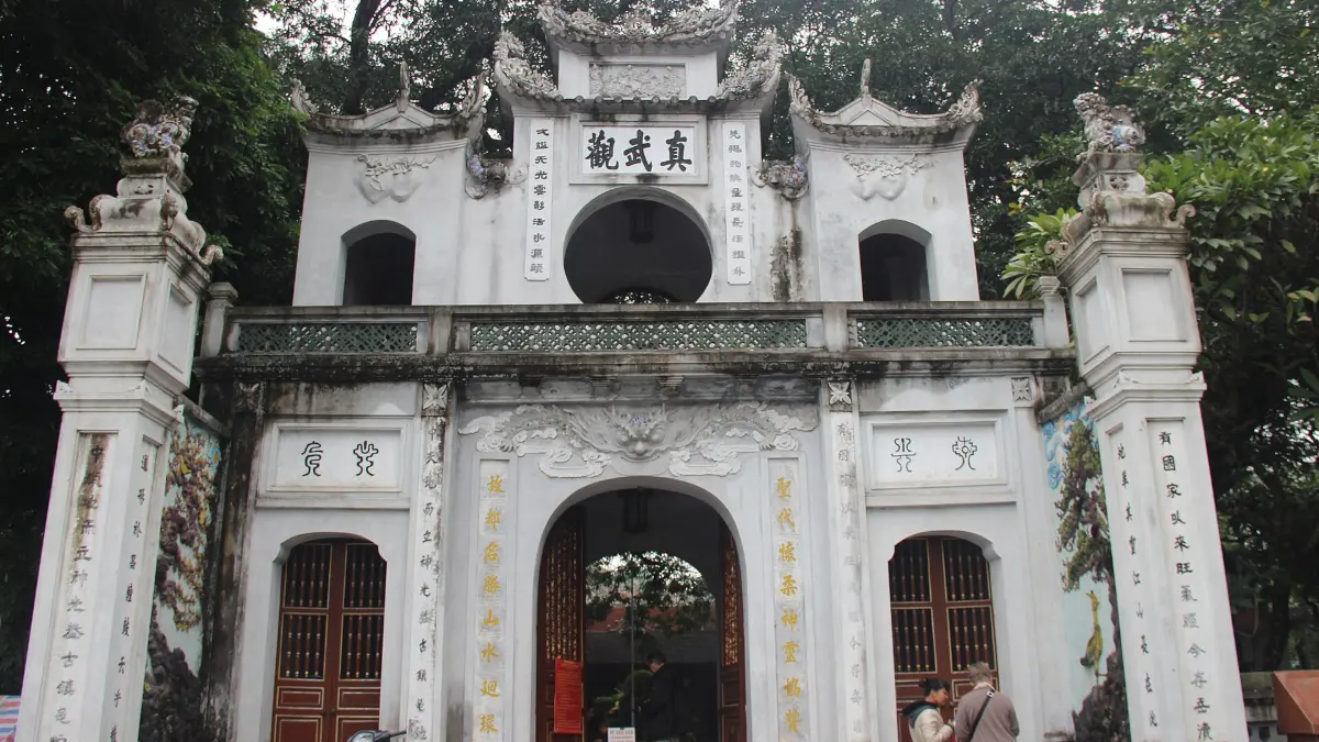 Quan Thanh Temple Hanoi: The Ancient Taoist Guardian of the North – Visitor Guide (2026)