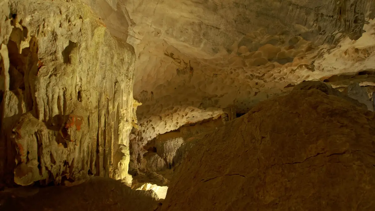 Sung Sot Cave (Surprise Cave), Halong Bay Huge illuminated chamber of Sung Sot Cave, Halong Bay