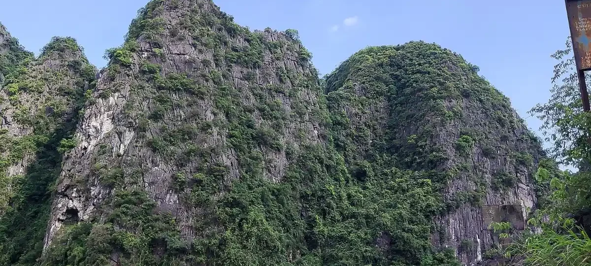 Limestone karsts and river landscape in the Tam Coc area near Thung Nang, Ninh Binh