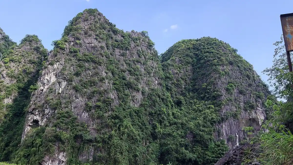 Thung Nang Ninh Binh: The Quiet Boat Trip Alternative to Tam Coc (2026 Guide)