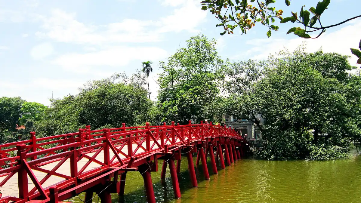 The Huc Bridge to Ngoc Son Temple, Hoan Kiem Lake The red-lacquered Huc Bridge crossing Hoan Kiem Lake to Jade Island and Ngoc Son Temple