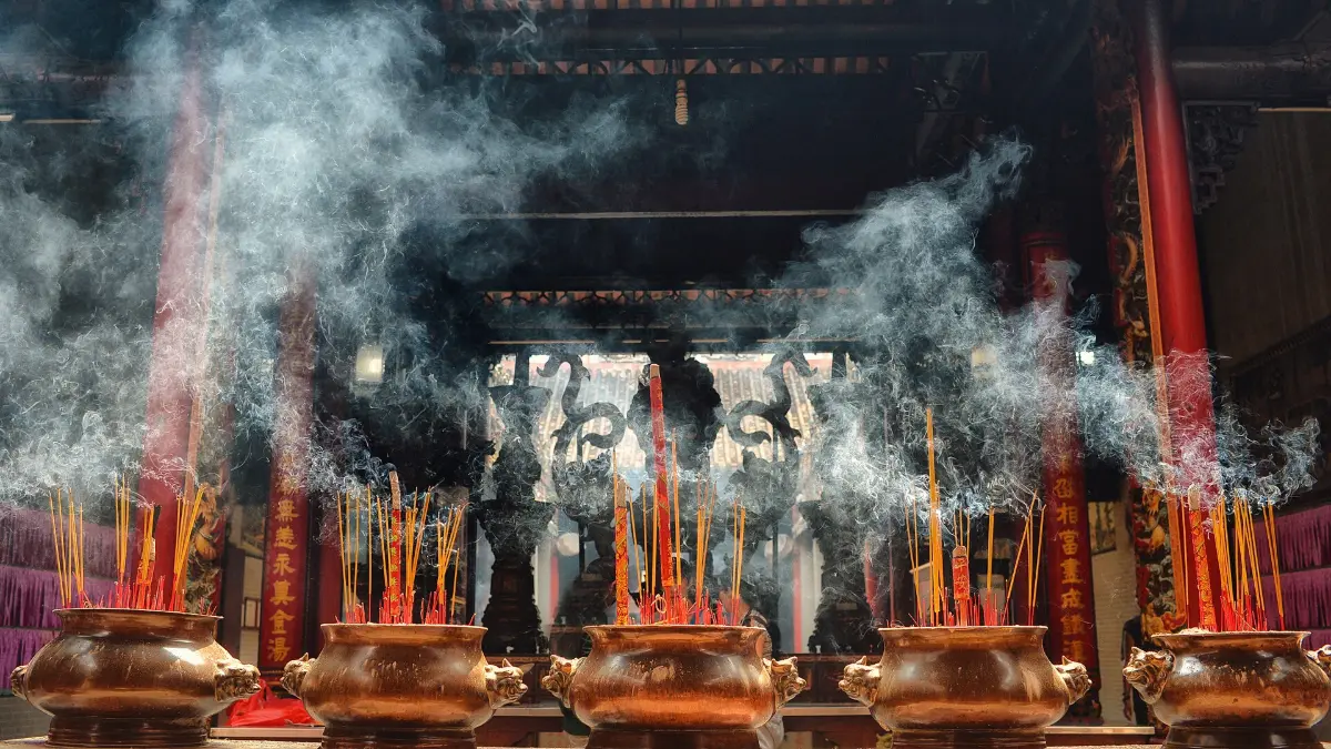 Thien Hau Temple – Incense in Cholon