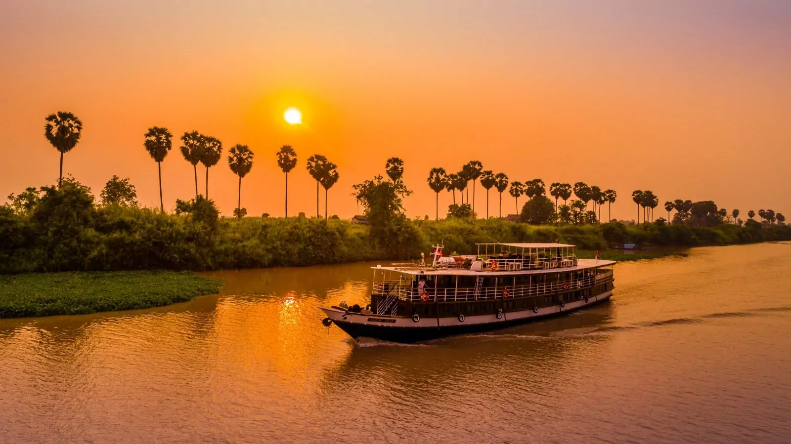 Golden sunset on the Mekong