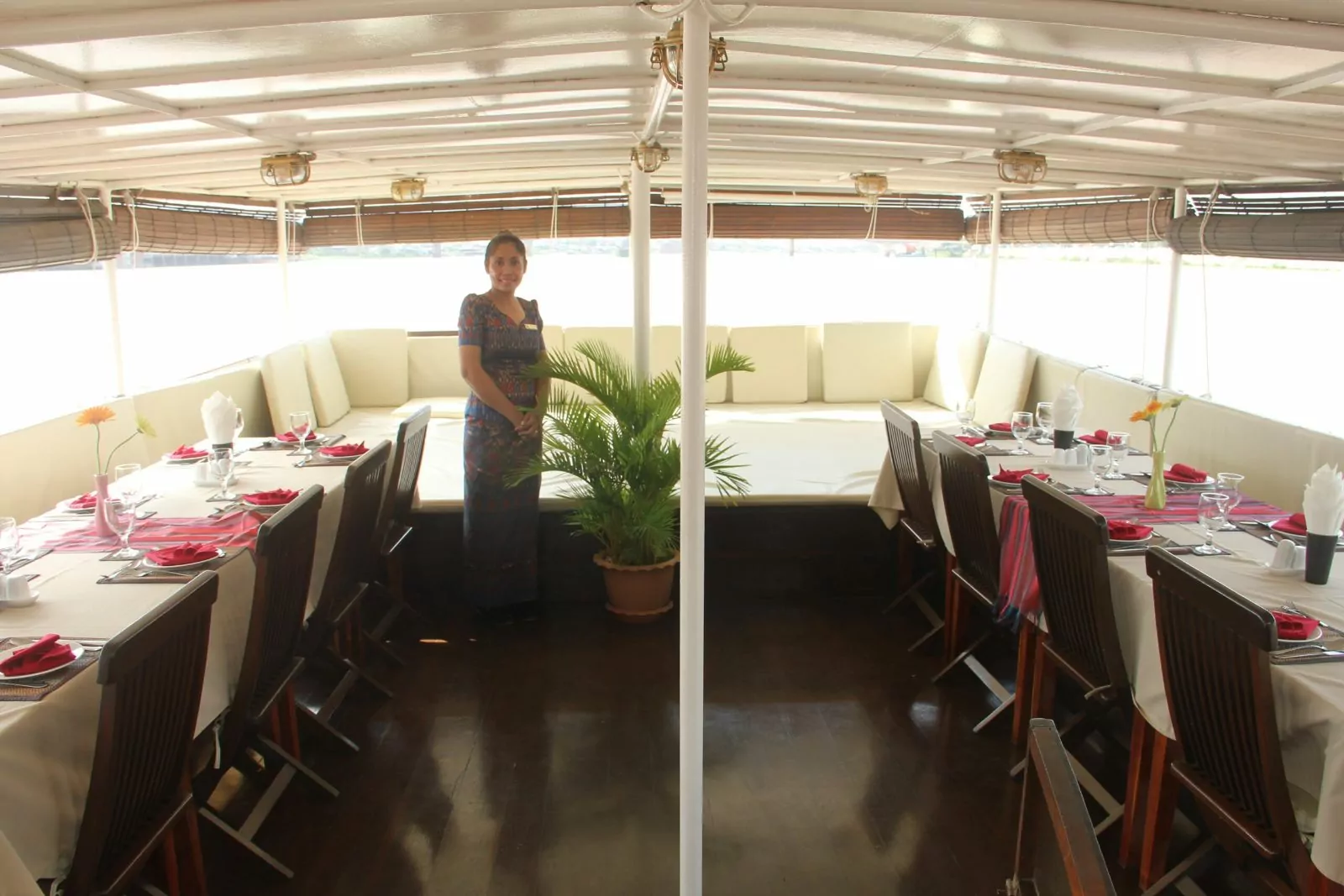 Upper-deck restaurant