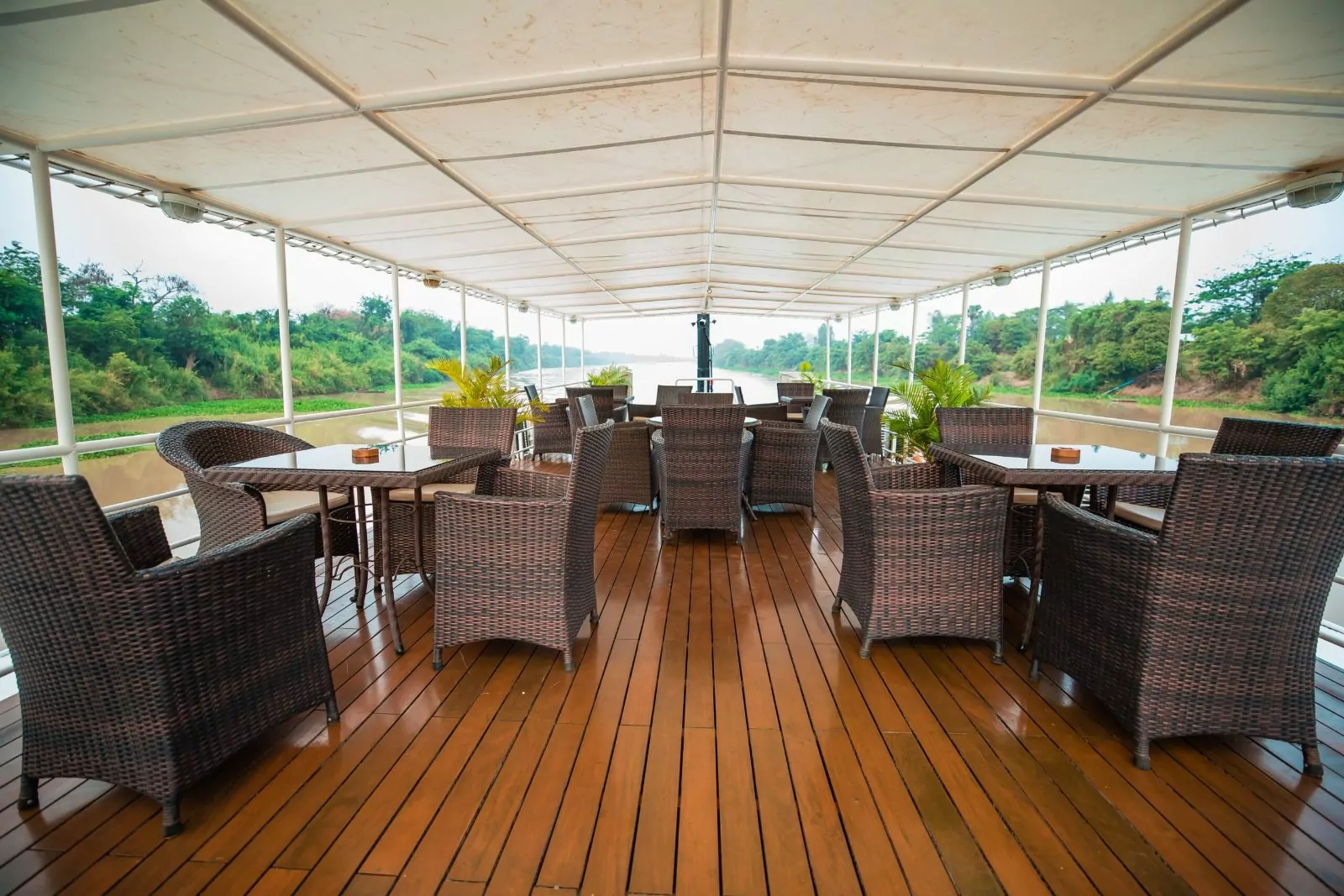 Sun deck lounge bar