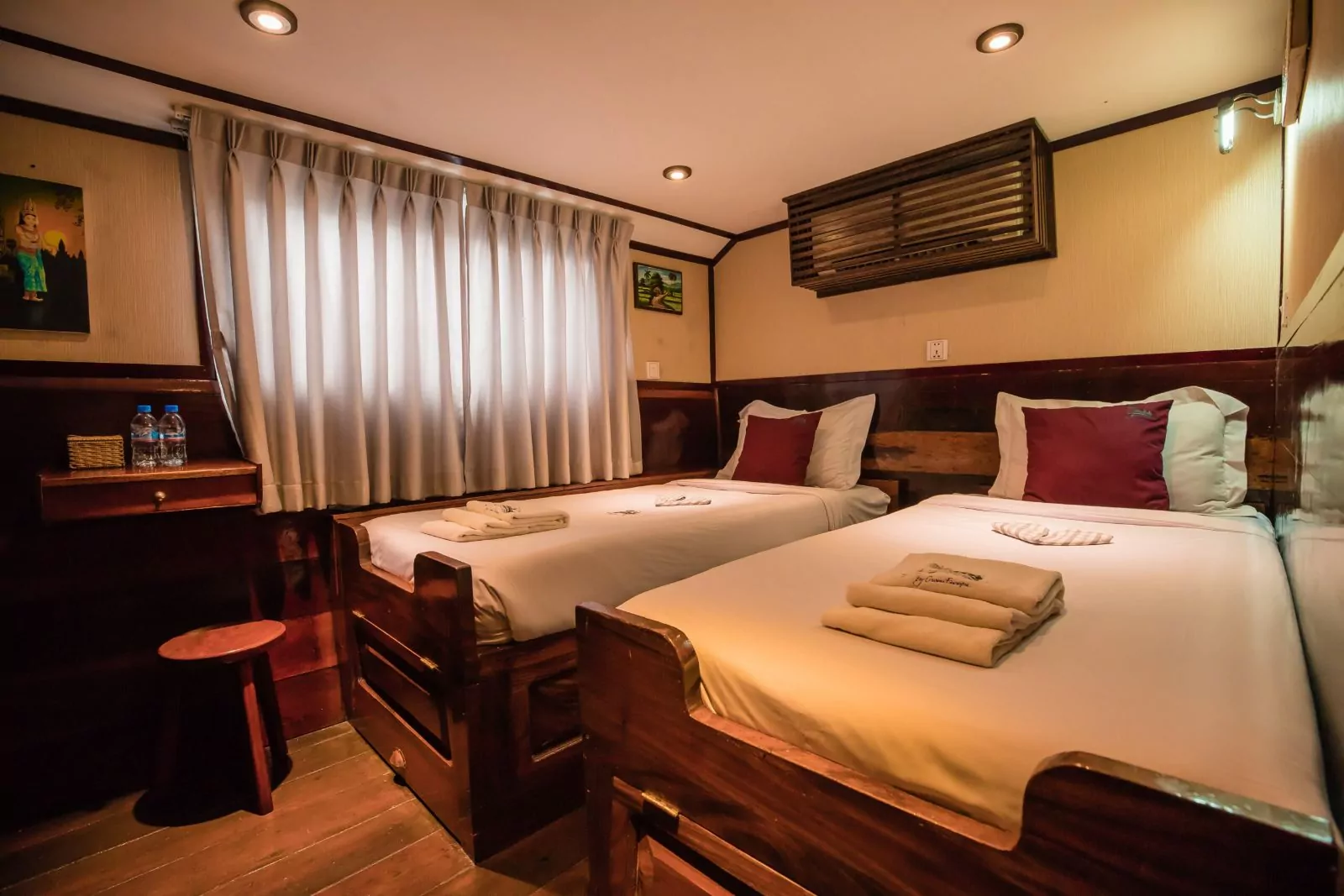 Toum Tiou I twin cabin