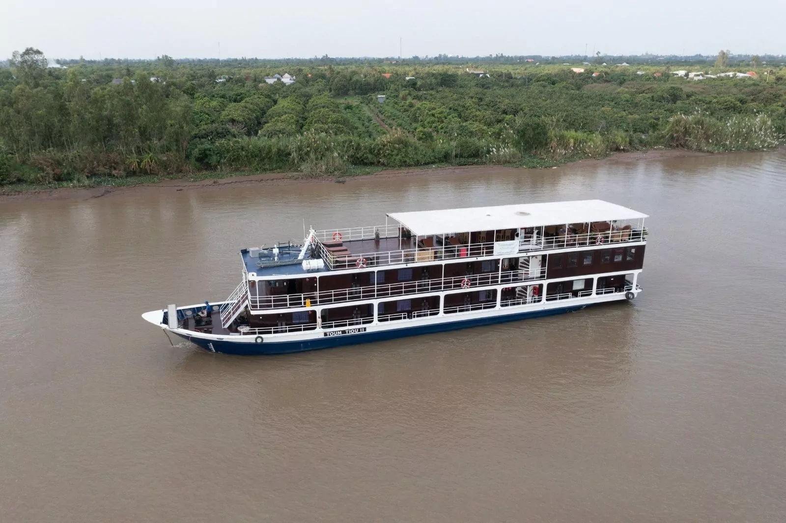 Cruising close to the riverbank