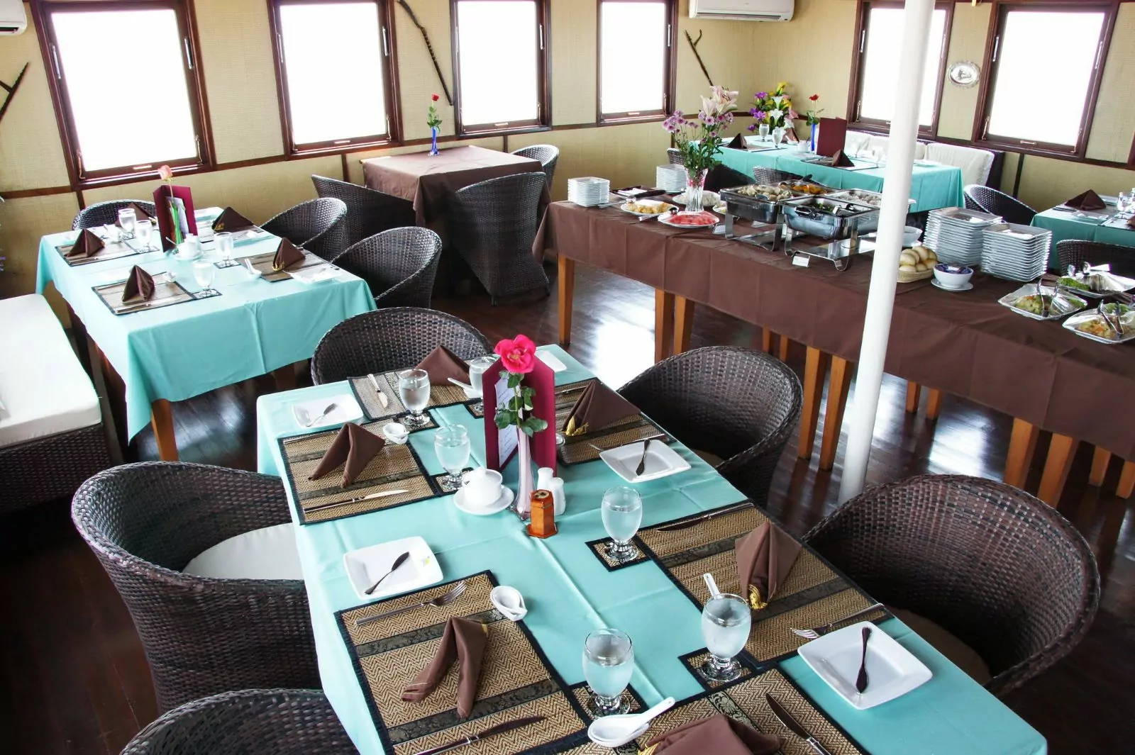 Restaurant on the main deck of the Toum Tiou II