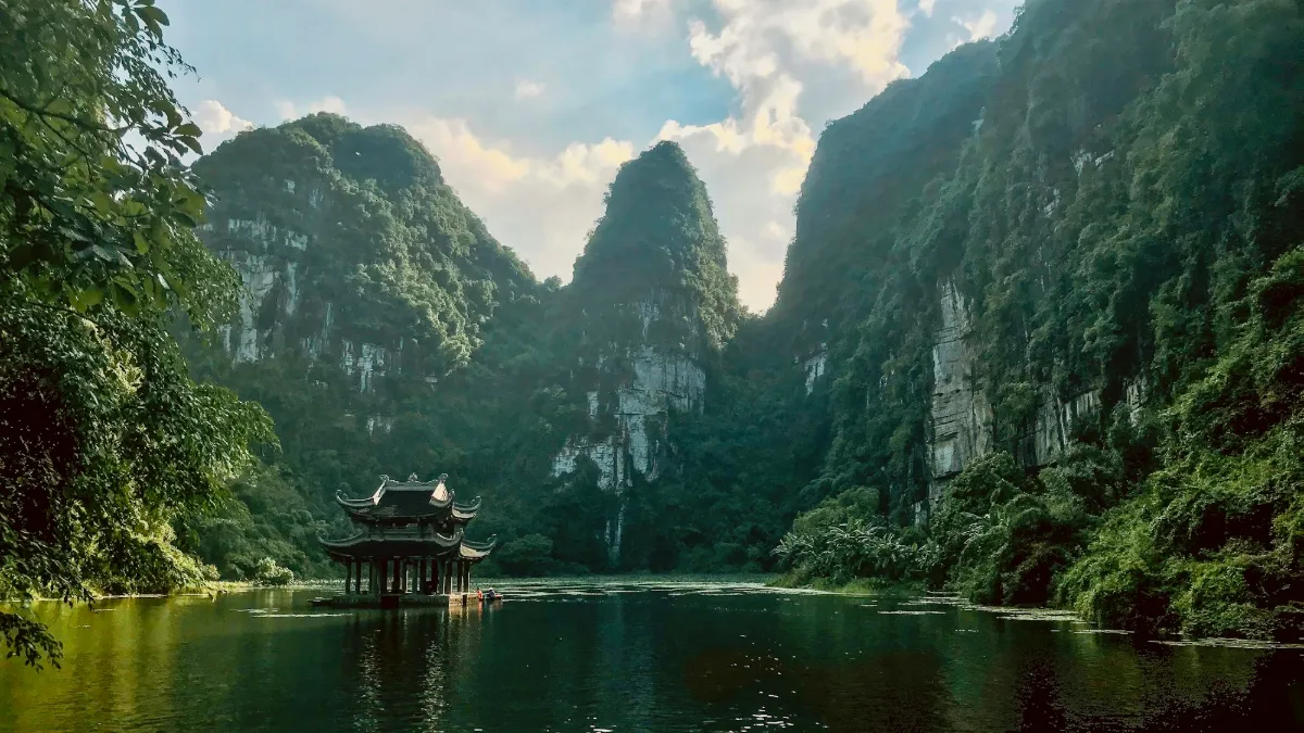 Trang An Boat Ride, Ninh Binh