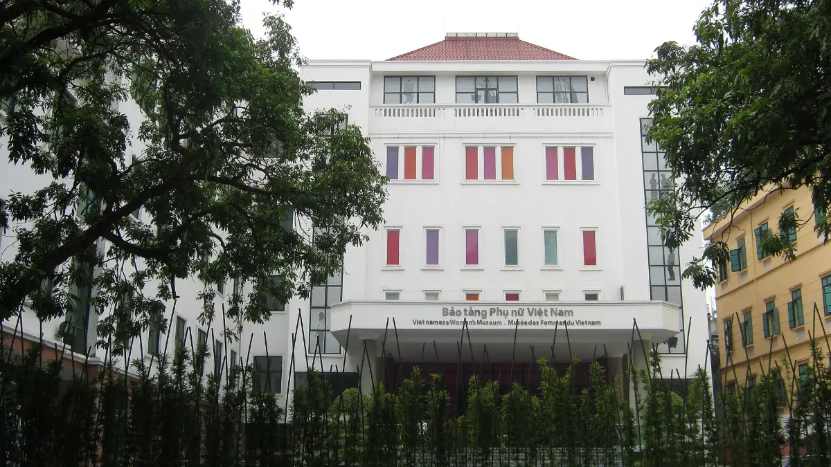 Vietnamese Women’s Museum: Stories of Family, Courage & Fashion – Hanoi Visitor Guide (2026)