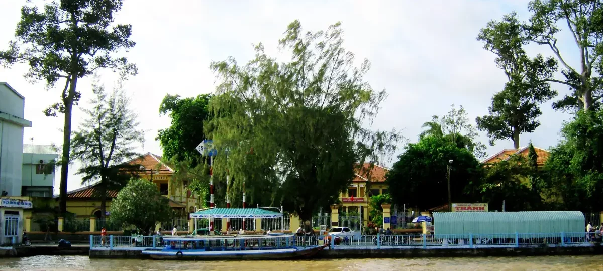Vinh Long town on the banks of the Co Chien River